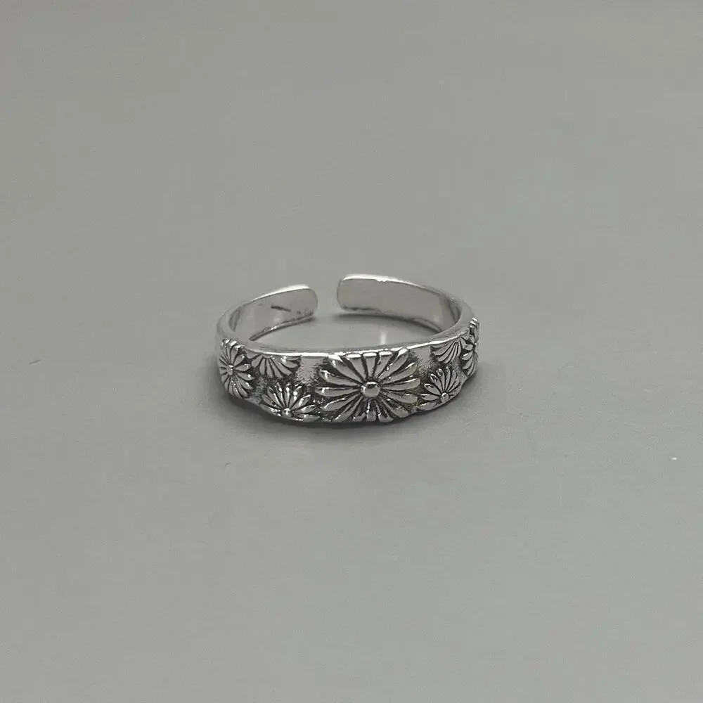 Y2k grunge silver engraved flower